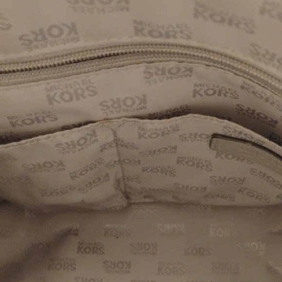 EIegant Taupe Micheal Kors Handbag with Chain Detail - Picture 2 of 5